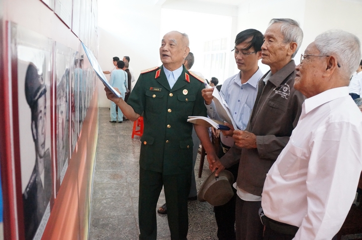 Thiếu tướng Lê Quang Viễn - Phó Tỉnh đội trưởng, Tham mưu trưởng Tỉnh đội Vĩnh Long năm 1968- cùng đồng đội là ông Mười Quẹo, ông Chín Hoài nhớ về ký ức oai hùng.