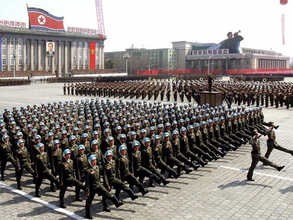 Lễ duyệt binh của lực lượng vũ trang Triều Tiên. (Business Insider/TTXVN)