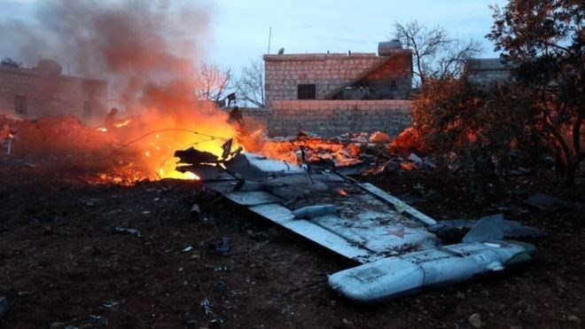 Mảnh vỡ của chiếc Su-25 bị bắn hạ. (Nguồn: BBC)