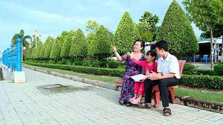 Mẹ con chị Lê Thị Kim Thúy (xã Long An- Long Hồ) đều mê ĐCTT.