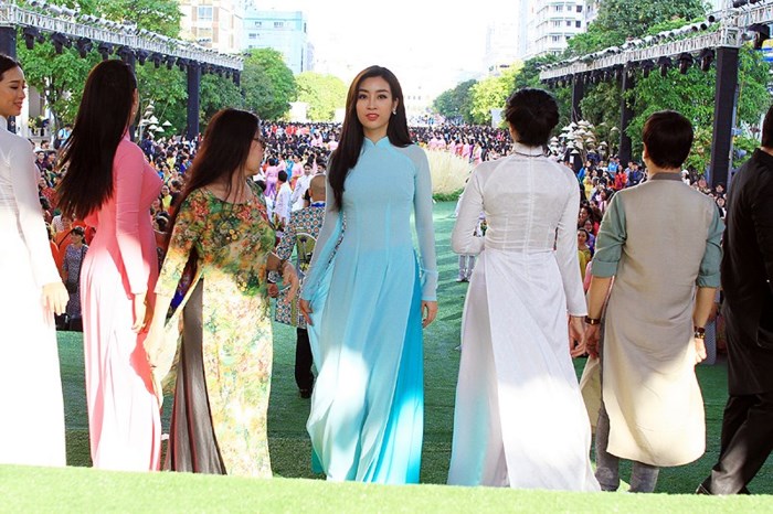 Hoa hậu Đỗ Mỹ Linh - đại sứ của lễ hội năm nay cũng có mặt.