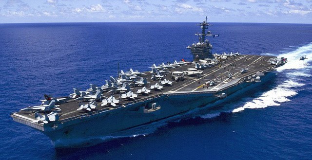 Đoàn công tác Việt Nam đã lưu lại trên tàu USS Carl Vinson trong 2 ngày 3 và 4/3 trước khi tàu này đến vùng biển Đà Nẵng ngày 5/3. Ảnh: tàu sân bay USS Carl Vinson - Ảnh: HẢI QUÂN MỸ