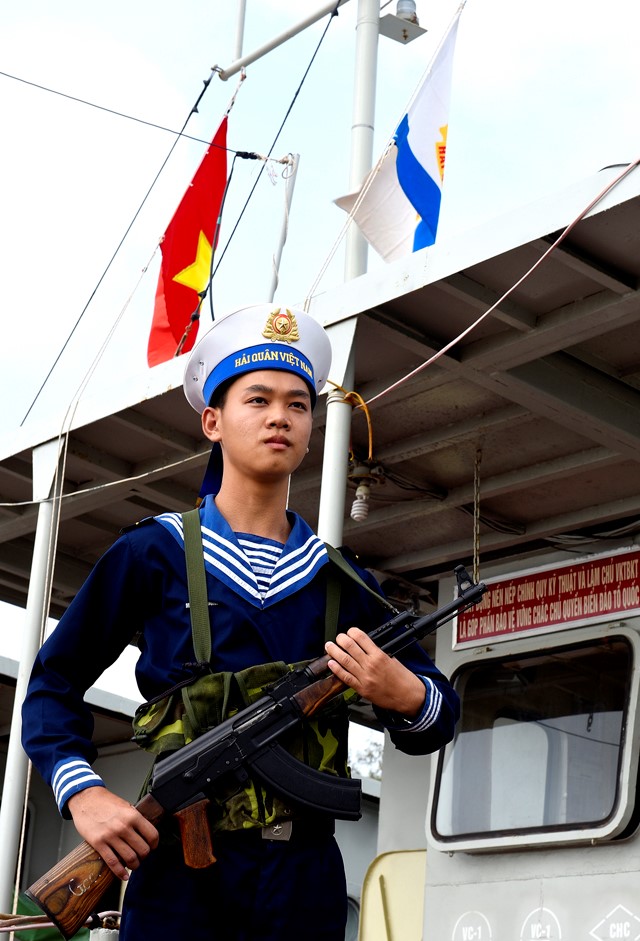 Chiến sĩ hải quân trẻ