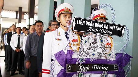 Đoàn Liên đoàn bóng đá Việt Nam viếng nguyên Thủ tướng Phan Văn Khải. Ảnh: DŨNG PHƯƠNG