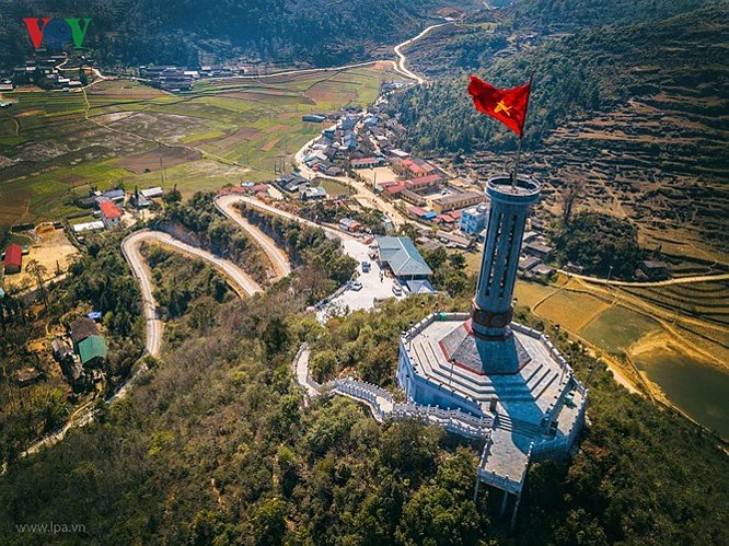 Đến Hà Giang, dừng chân nơi cột cờ Lũng Cú, bất cứ ai đều cảm nhận được niềm tự hào và tình yêu Tổ quốc thiêng liêng.