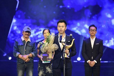 Dương Cầm giành cú đúp với giải Nhạc sĩ của năm và Nhà sản xuất của năm.