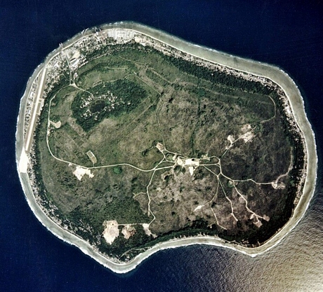 Hòn đảo nhỏ nhất thế giới - Ảnh: Amusing Planet