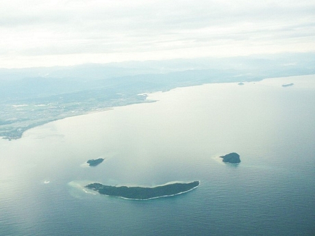 3 đảo Manukan, Mamutik và Sulug (Malaysia) tạo thành hình mặt cười nếu nhìn từ trên cao - Ảnh: Wikimedia Commons