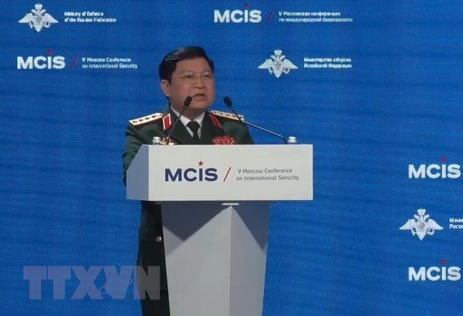 Bộ trưởng Quốc phòng Ngô Xuân Lịch phát biểu tại Hội nghị an ninh Quốc tế Moskva lần thứ bảy. (Ảnh Dương Trí/TTXVN)