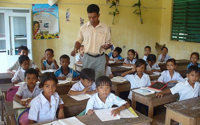 Người dân Khmer An Giang ngày càng quan tâm chăm lo việc học hành cho con em mình.