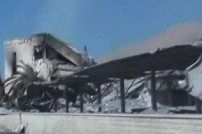 Hình ảnh một cơ sở tại Syria bị tàn phá sau đợt không kích do Mỹ và đồng minh (Anh, Pháp) tiến hành vào tối 13/4 (giờ Mỹ). Ảnh: Reuters.