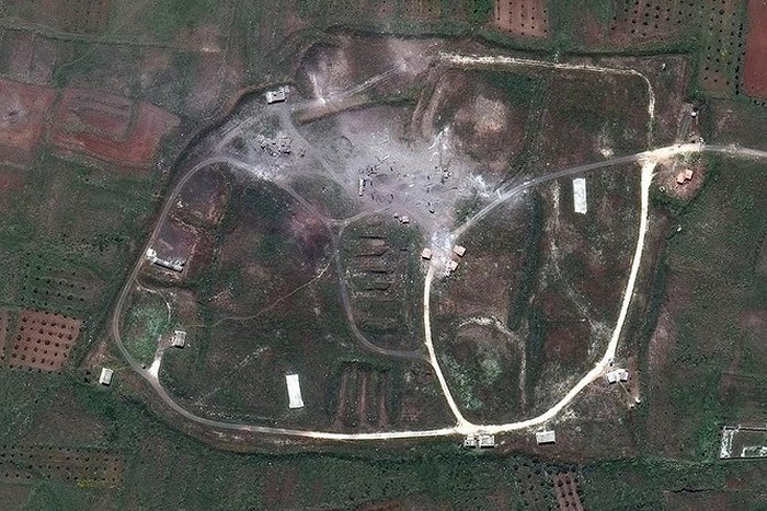 Hình ảnh vệ tinh về thiệt hại tại một cơ sở quân sự của Syria ở Homs. Mỹ đưa ra lý do tấn công là để ngăn ngừa năng lực vũ khí hóa học của Syria. Ảnh: Digital Globe.