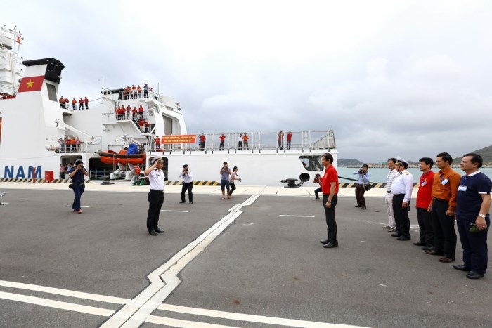 Lễ tiễn đoàn công tác số 5 tại Cảng quốc tế Cam Ranh (Khánh Hòa). (Ảnh: Minh Quyết/TTXVN)