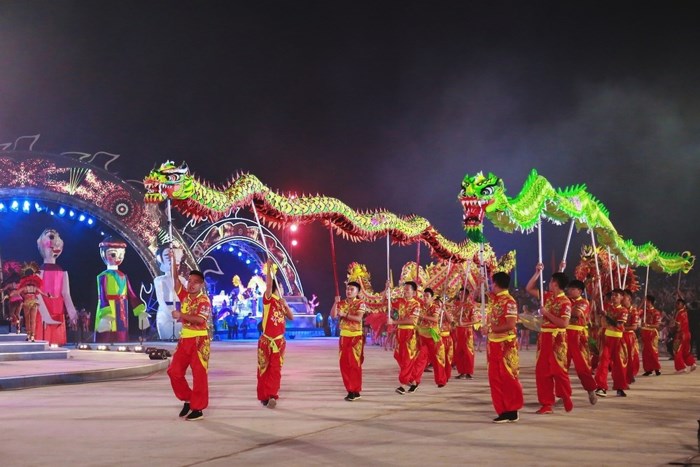 Lễ khai mạc Năm du lịch 2018 cũng là dịp lễ hội Carnaval hàng năm của Hạ Long.