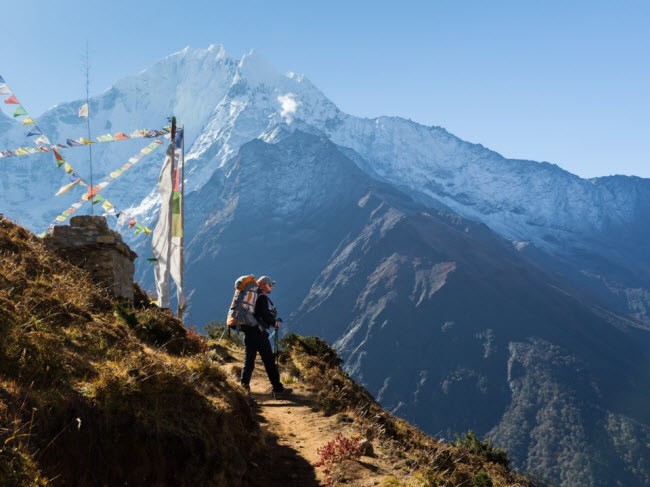 Du khách tham gia hành trình chinh phục đỉnh núi Everest, Nepal.