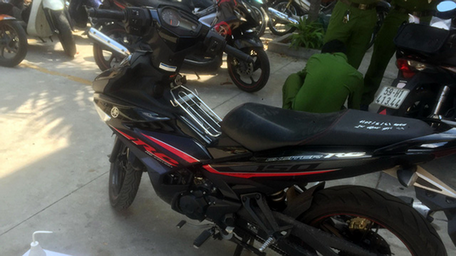Chiếc Exciter màu đỏ BKS: 50Y – 065.85 mà Phú dùng để chở Tài đi trộm xe gắn máy. Ảnh: CHÍ THẠCH
