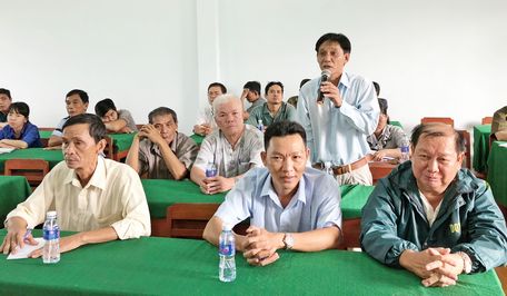 Cử tri xã Tường Lộc (Tam Bình) gửi gắm kiến nghị liên quan đến Luật Đơn vị hành chính- Kinh tế đặc biệt.