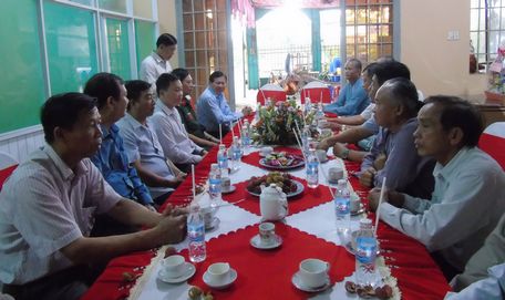 Đoàn lãnh đạo tỉnh đến thăm Ban đại diện Phật giáo Hòa Hảo tỉnh