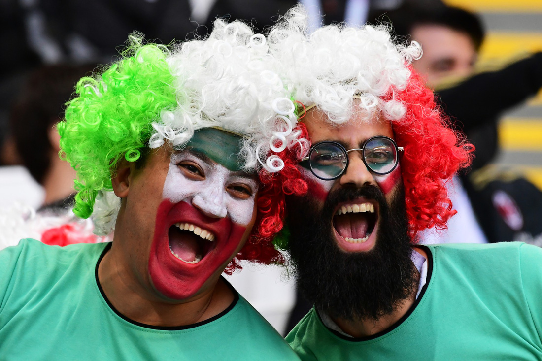 Fan Iran trước trận gặp Tây Ban Nha. Đại diện châu Á có khá ít fan ở World Cup 2018 - Ảnh: AFP