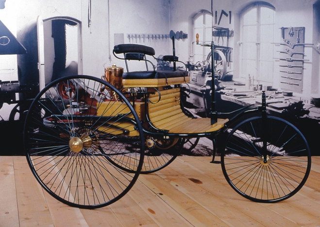 Vào năm 2001 và 2002, một số lượng nhỏ bản sao của chiếc Benz Patent Motorwagen đã được sản xuất để phục vụ việc trưng bày triển lãm và bảo tàng. Gần đây, trung tâm phục chế xe cổ Classic Center của Mercedes-Benz đã mua lại một chiếc Benz Patent Motorwagen như vậy (hàng Replica - bản sao).