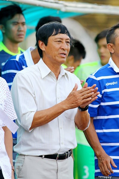  HLV Vũ Quang Bảo từng dẫn dắt XSKT Cần Thơ tại V-League 2017.