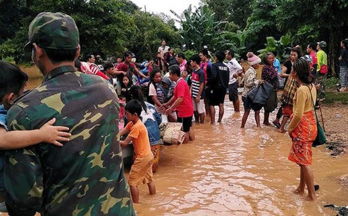 Lực lượng cứu hộ đang chạy đua với thời gian để cứu những người sống sót sau khi một đập thủy điện tại Lào bị vỡ vào tối 23/7.