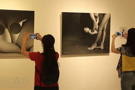 Triển lãm nude nghệ thuật đầu tiên tại Hà Nội. Ảnh: LT