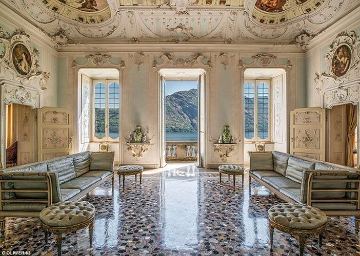 Biệt thự trước đây thuộc sở hữu của gia đình Serbelloni, một gia đình quý tộc từ Milan. 