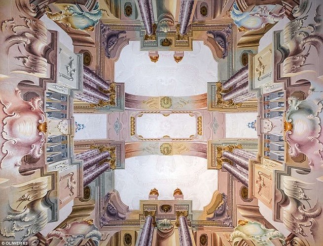Các bức tranh bích họa trên trần nhà theo kỹ thuật vẽ tranh tường Fresco phổ biến ở Ý.