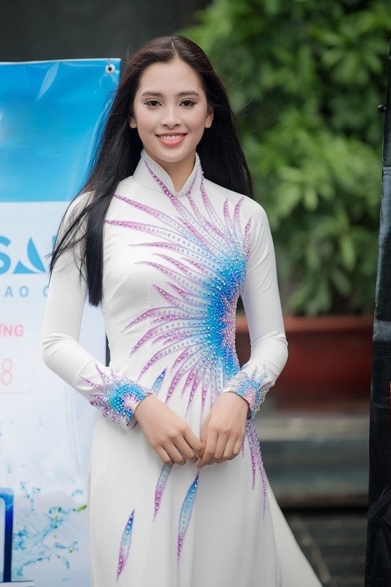 Trần Tiểu Vy, SBD 138 đến từ Quảng Nam đã gây được sự chú ý ngay từ những ngày đầu sơ khảo phía Bắc Hoa hậu Việt Nam 2018. Ảnh: BTC Tiểu Vy cao 1,74 m, số đo ba vòng 84-63-90. Ảnh: BTC