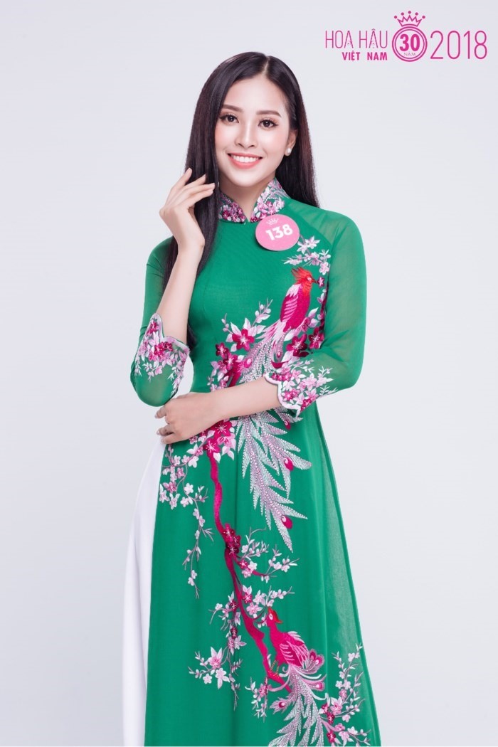 Với gương mặt ăn hình, nụ cười sáng, cô là thí sinh được nhiều kì vọng sẽ là chủ nhân của chiếc vương miện cao quý Hoa hậu Việt Nam 2018. Ảnh: BTC 