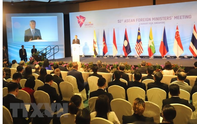Thủ tướng Singapore Lý Hiển Long phát biểu tại Lễ khai mạc AMM 51. (Ảnh: Xuân Vịnh/TTXVN)