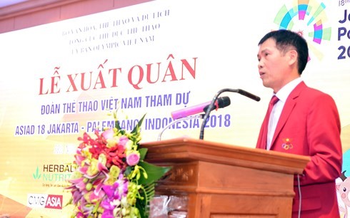 Ông Trần Đức Phấn - Phó Tổng Cục trưởng Tổng cục TDTT đã báo cáo công tác chuẩn bị của Đoàn Thể thao Việt Nam.