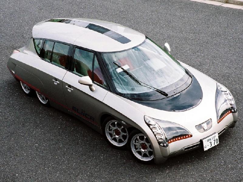 1. The Eliica - Sở hữu ngoại hình kỳ dị với 8 bánh xe và chạy điện tuy nhiên Eliica lại có khả năng vận hành như một siêu xe. Chiếc xe được thiết kế bởi đội ngũ đến từ đại học Keio - Tokyo sở hữu khả năng tăng tốc từ 0 lên 100km/h dưới 4 giây và tốc độ tối đa hơn 350km/h.