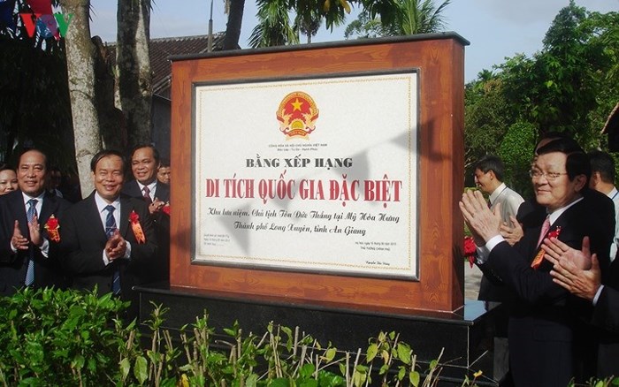 Ngày 17/7/2012, Chủ tịch nước Trương Tấn Sang về dự lễ chào mừng kỷ niệm 124 năm ngày sinh của Bác Tôn (20/8/1888 - 20/8/2012) và trao bằng xếp hạng di tích quốc gia đặc biệt cho khu lưu niệm Chủ tịch Tôn Đức Thắng.