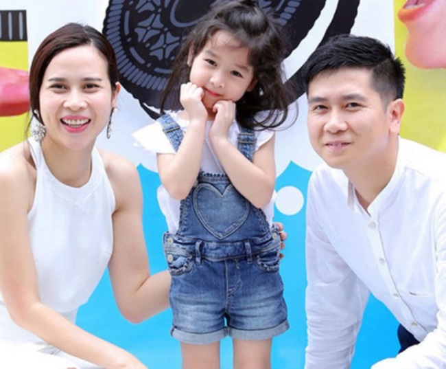 Kết hôn từ năm 2009, chuyện tình đẹp của Lưu Hương Giang - Hồ Hoài Anh kết trái ngọt với hai cô công chúa nhỏ.