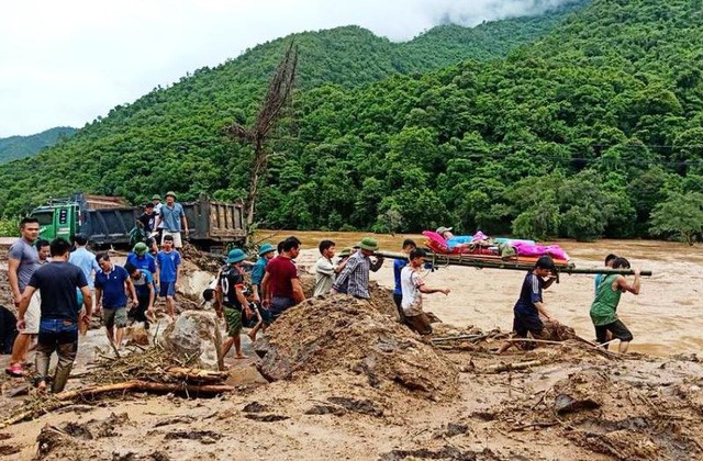Mưa lũ đã gây thiệt hại nặng nề về người và tài sản tại huyện Mường Lát