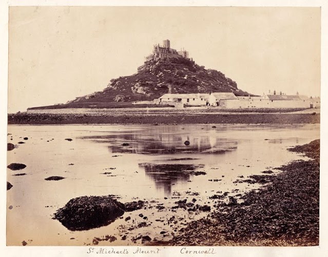 Toàn cảnh núi St Michael, Cornwall, năm 1865.