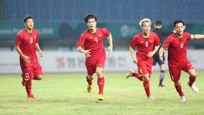 AFF Cup 2018 vẫn là sân chơi đầy khó khăn với thầy trò HLV Park Hang Seo. Ảnh: Hoàng Linh