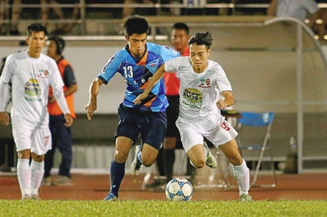 Văn Toàn (U21 Hoàng Anh Gia Lai) trong trận đấu gặp đội U21 Yokohamar (Nhật Bản) 2017, trên sân Thống Nhất (TP Hồ Chí Minh).