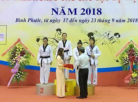 VĐV Nguyễn Vũ Ngọc Lánh giành HCV hạng cân dưới 73kg.