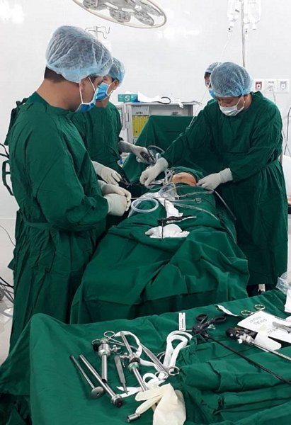 Bệnh viện Đa khoa Triều An- Loan Trâm vừa phẫu thuật nội soi, cấp cứu thành công ca mang thai ngoài tử cung bị vỡ.