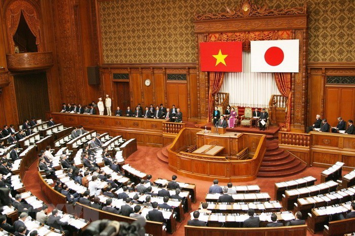 Thủ tướng Nguyễn Tấn Dũng phát biểu trước lưỡng viện Nhật Bản, ngày 19/10/2006, tại Thủ đô Tokyo. (Ảnh: Đức Tám -TTXVN)