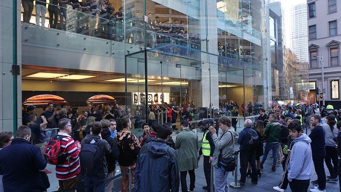 Cửa hàng Apple Sydney, Australia là điểm mở bán đầu tiên các mẫu smartphone mới của Apple.