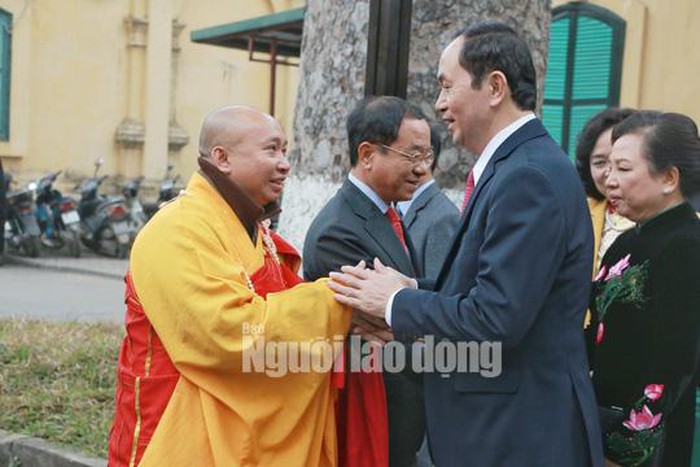 Chủ tịch nước Trần Đại Quang dâng hương và làm lễ phóng sinh tại Hoàng Thành Thăng Long hồi đầu tháng 2/2018.