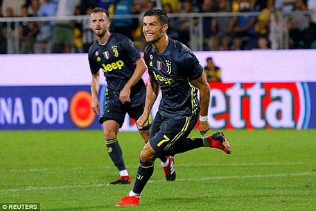 Ronaldo tỏa sáng giúp Juventus giành trọn 3 điểm trước Frosinone (Ảnh: Reuters)