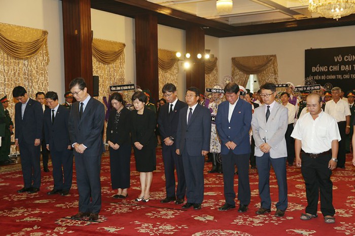 Đoàn tổng lãnh sự quán Hàn Quốc viếng Chủ tịch nước Trần Đại Quang.