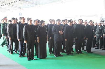 Đoàn đại biểu Tỉnh ủy Ninh Bình viếng Chủ tịch nước