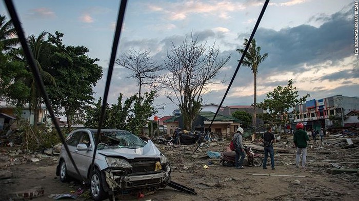 Indonesia đã huy động quân đội tham gia cứu hộ vùng thảm họa thiên tai. Nhiều nước cũng đã đề nghị hỗ trợ Indonesia vào thời điểm khó khăn này.