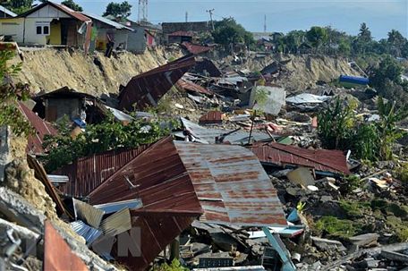 Cảnh đổ nát sau trận động đất và sóng thần tại Palu, tỉnh Trung Sulawesi. (Nguồn: AFP/TTXVN)